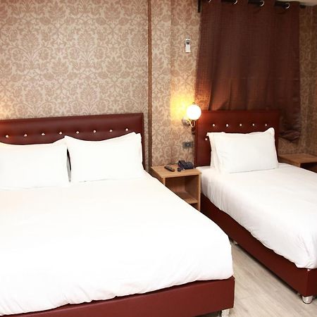 Harrys Suite Hotel Bangkok Exterior photo